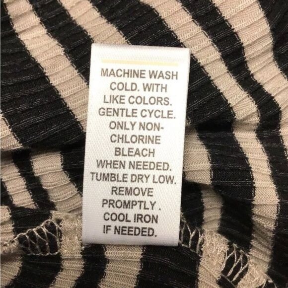 Cato Women’s Half Sleeve Scoop Neck Stripe Knit Tunic, Black/Tan, size 22/24W - Picture 8 of 8